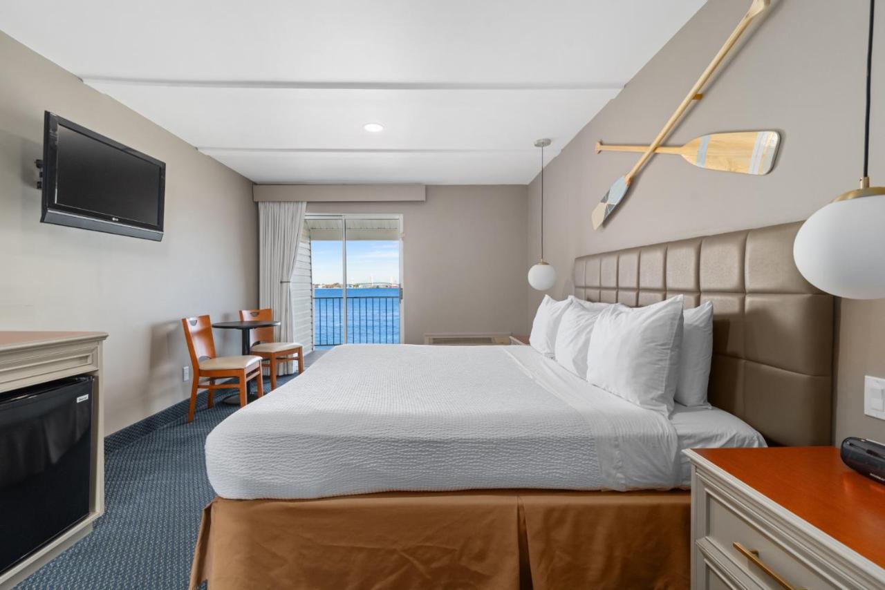 Clearwater Lakeshore Motel Mackinaw City Ngoại thất bức ảnh