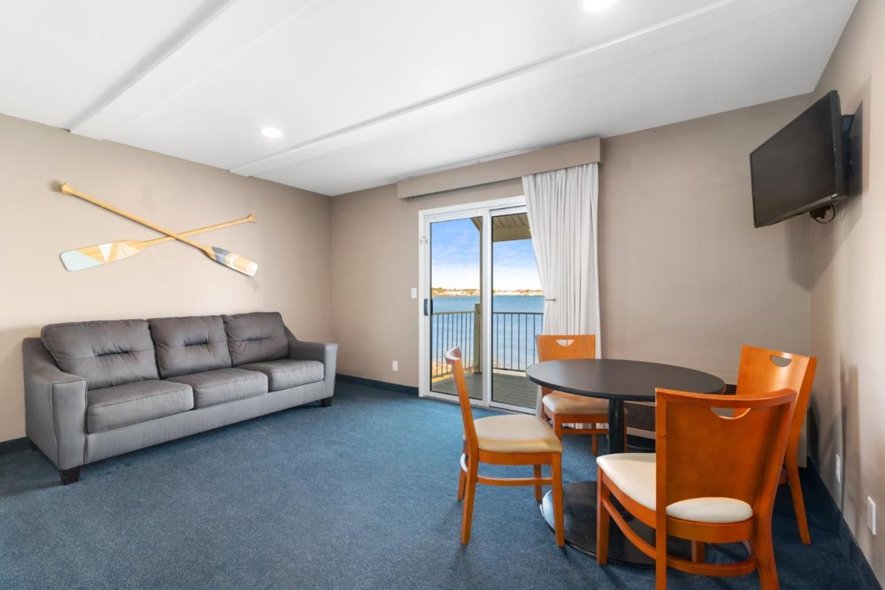 Clearwater Lakeshore Motel Mackinaw City Ngoại thất bức ảnh