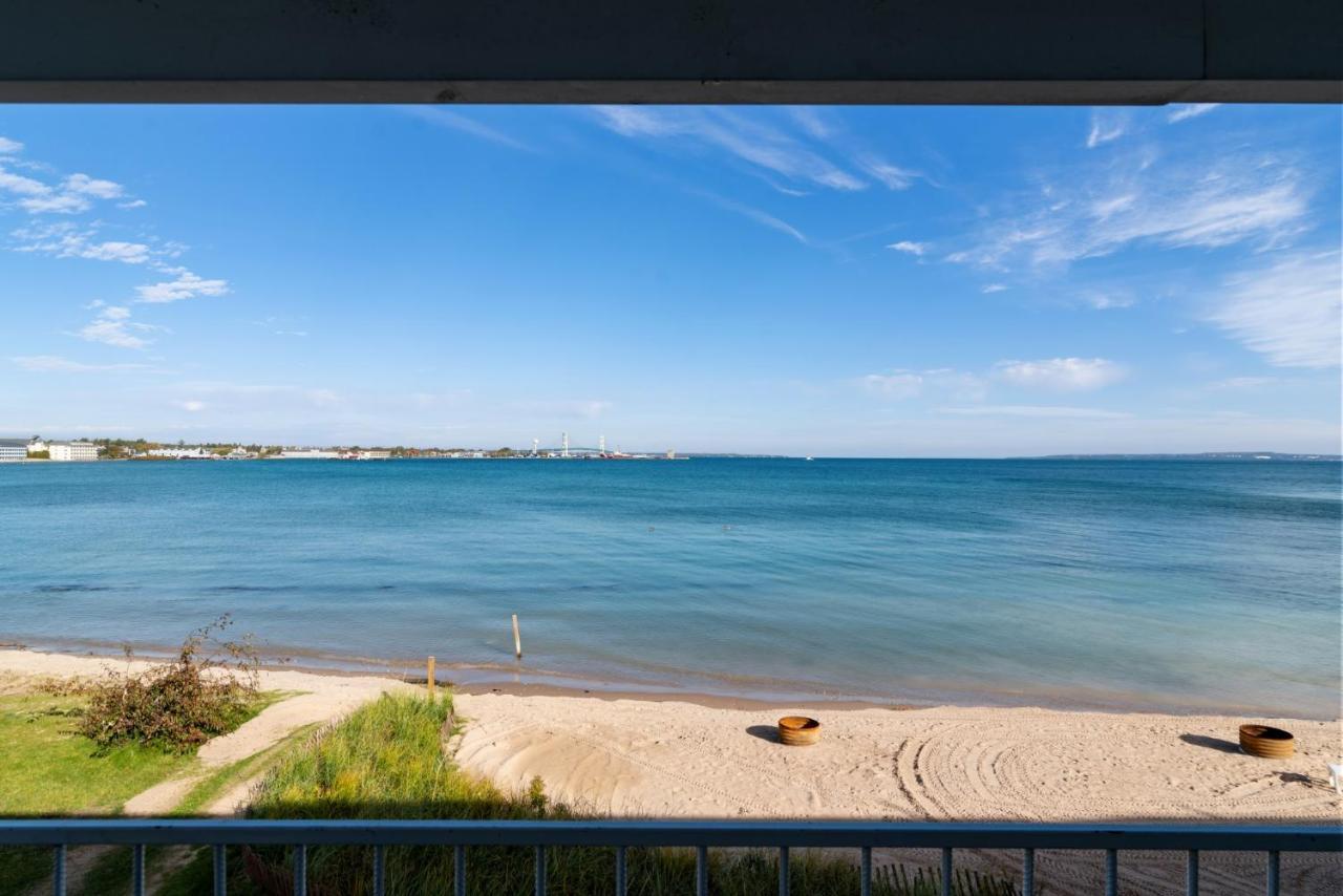Clearwater Lakeshore Motel Mackinaw City Ngoại thất bức ảnh