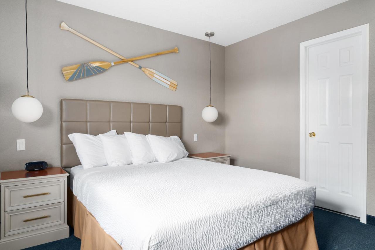 Clearwater Lakeshore Motel Mackinaw City Ngoại thất bức ảnh
