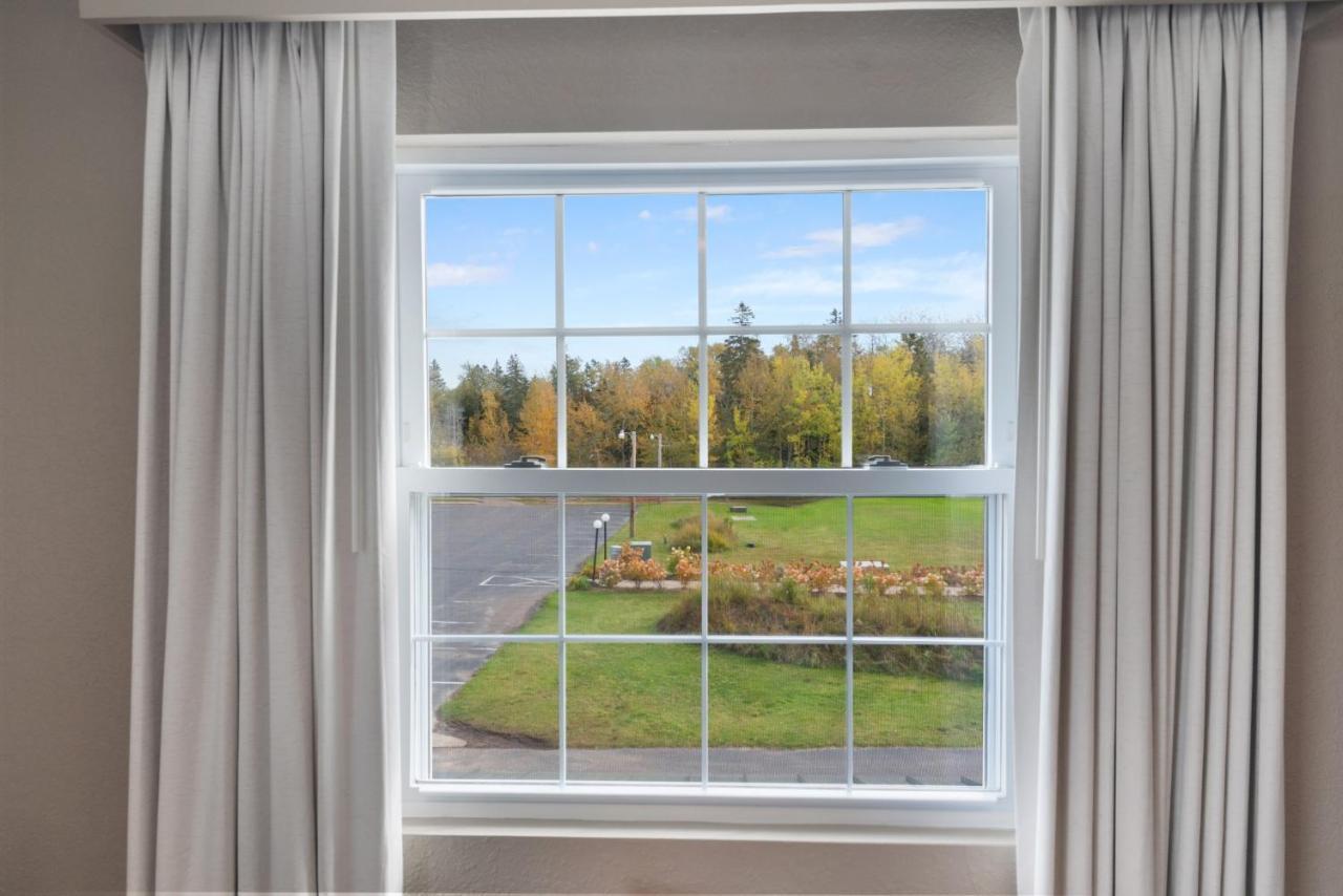 Clearwater Lakeshore Motel Mackinaw City Ngoại thất bức ảnh