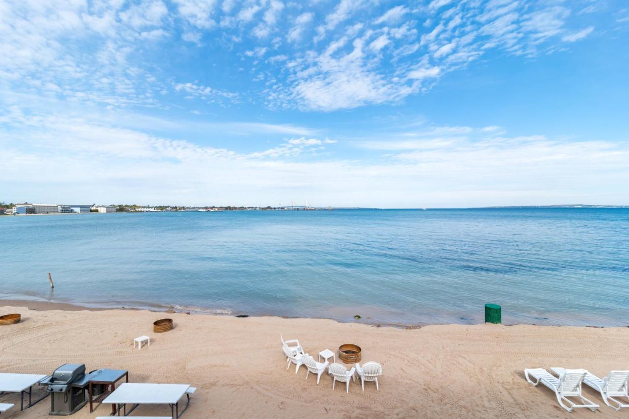 Clearwater Lakeshore Motel Mackinaw City Ngoại thất bức ảnh