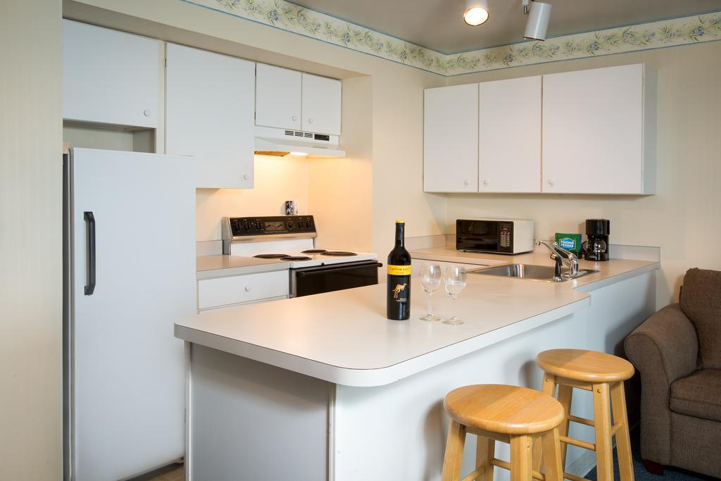 Clearwater Lakeshore Motel Mackinaw City Phòng bức ảnh