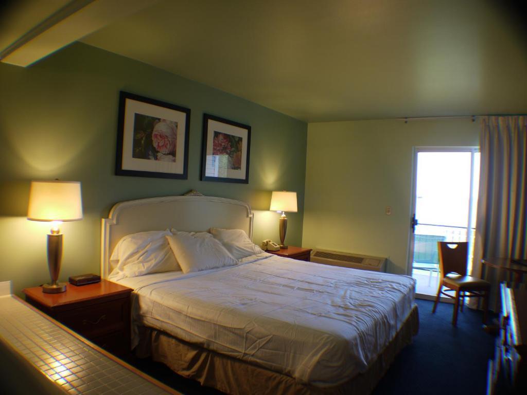 Clearwater Lakeshore Motel Mackinaw City Phòng bức ảnh